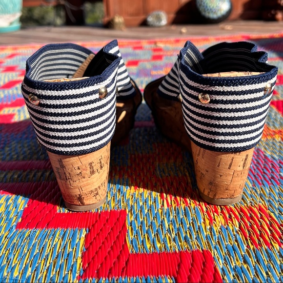 Montego Bay Club cork wedges ~Navy/white stripe elastic top size 7.5/8 - Picture 2 of 7